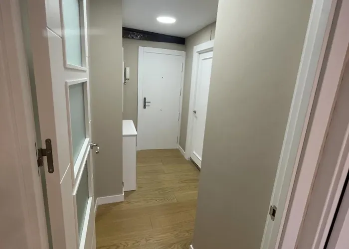 Centro Con Parking * كاسترو أورديالس