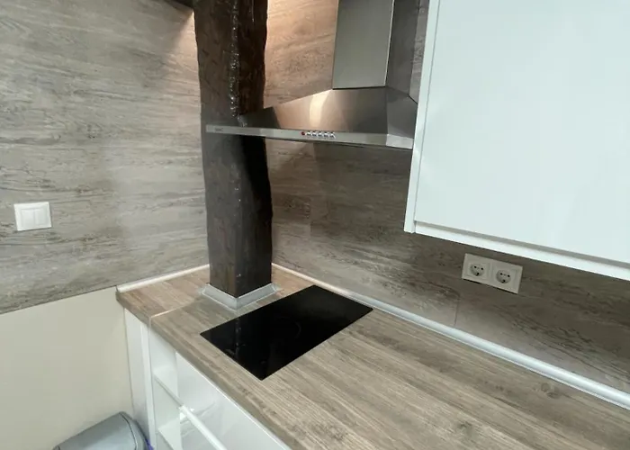 Centro Con Parking * كاسترو أورديالس